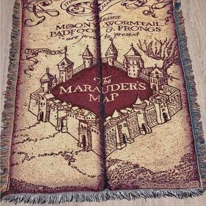 Warner Bros. Marauder's Map Throw Blanket - Red and Cream
